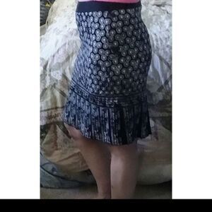 TJ MAX STUDIO Sexy Black Patterned Midi Skirt - XS